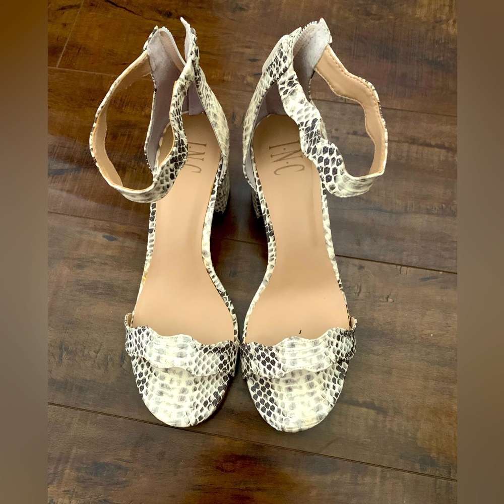 Summer strap women shoes.